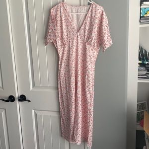 Large elastic back with zipper dress